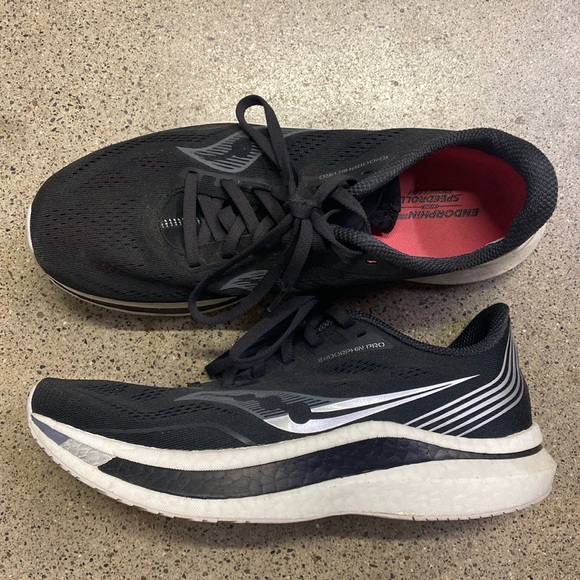 $200 Saucony Endorphin Pro 9.5 running shoes black worn only about 25 miles. - Picture 1 of 12